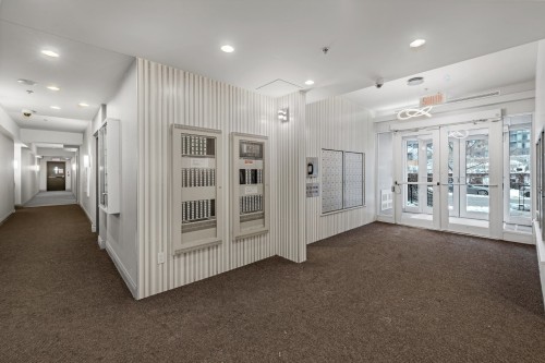 Mud Room - 2108-1200 Rue St-Jacques, Montréal (Ville-Marie), QC - Indoor Photo Showing Other Room