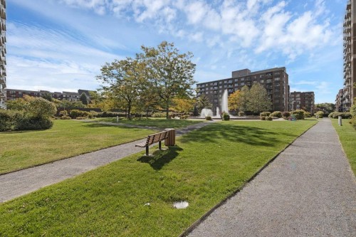 Courtyard - 2108-1200 Rue St-Jacques, Montréal (Ville-Marie), QC - Outdoor With View