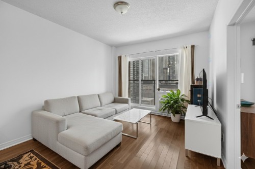 Living Room - 2108-1200 Rue St-Jacques, Montréal (Ville-Marie), QC - Indoor Photo Showing Living Room