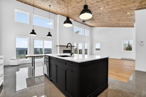 Cuisine - 140 Ch. De L'Altitude, Saint-Côme, QC - Indoor Photo Showing Kitchen With Upgraded Kitchen