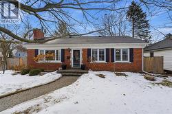 2 HILLIER Crescent  Brantford, ON N3R 1X3