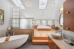 Salle de bains attenante à la CCP - 