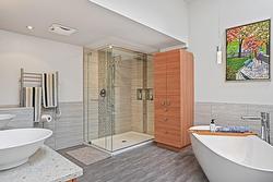 Salle de bains attenante à la CCP - 