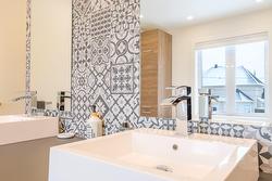 Salle de bains attenante à la CCP - 