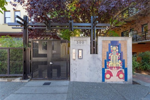 323-599 Pandora Ave, Victoria, BC - Outdoor