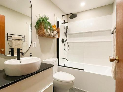 6 Beech Cresent, Ear Falls, ON - Indoor Photo Showing Bathroom