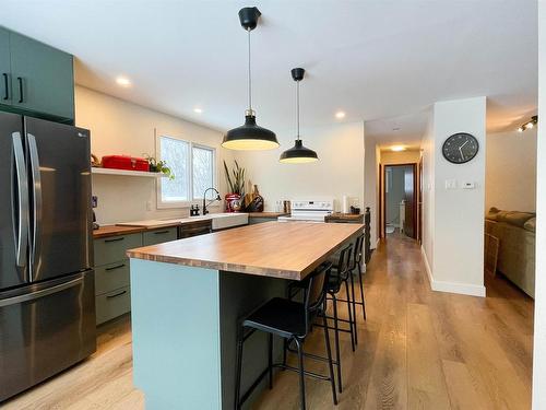 6 Beech Cresent, Ear Falls, ON - Indoor Photo Showing Kitchen