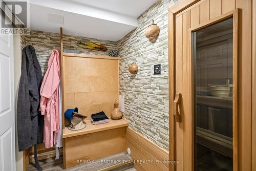 415 Riverside Drive, Welland (Broadway), ON - Indoor