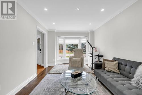 6200 Osprey Boulevard, Mississauga, ON - Indoor Photo Showing Living Room