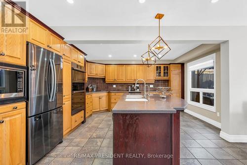 6200 Osprey Boulevard, Mississauga, ON - Indoor Photo Showing Kitchen With Double Sink