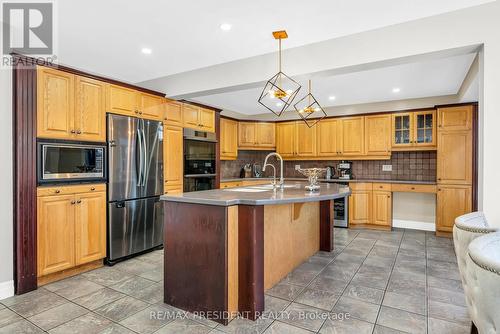 6200 Osprey Boulevard, Mississauga, ON - Indoor Photo Showing Kitchen