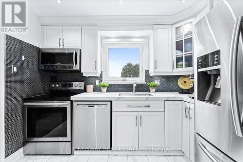 2594 Bromsgrove Road, Mississauga, ON - Indoor Photo Showing Kitchen