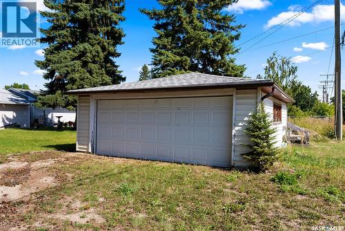 433 9Th Avenue W, Melville, SK - Outdoor