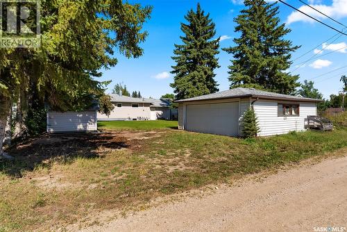 433 9Th Avenue W, Melville, SK - Outdoor