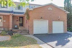 813 CLEARCREST CRESCENT  Ottawa, ON K4A 3E8