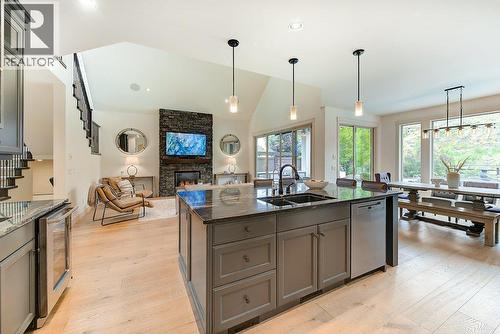 425 Audubon Court, Kelowna, BC - Indoor Photo Showing Kitchen With Double Sink With Upgraded Kitchen