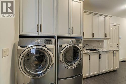 Laundry / Mud Room - 425 Audubon Court, Kelowna, BC - Indoor Photo Showing Laundry Room