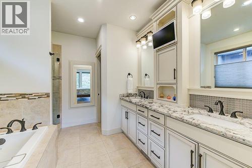 Primary ensuite - 425 Audubon Court, Kelowna, BC - Indoor Photo Showing Bathroom