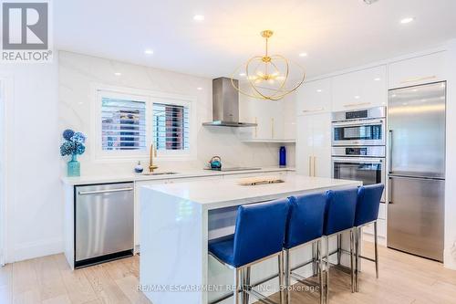 23 West Hampton Road, St. Catharines, ON - Indoor Photo Showing Kitchen With Stainless Steel Kitchen With Upgraded Kitchen