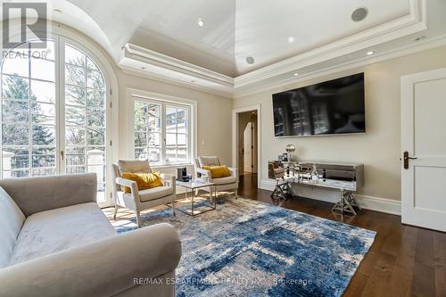 1476 Carmen Drive, Mississauga, ON - Indoor Photo Showing Living Room