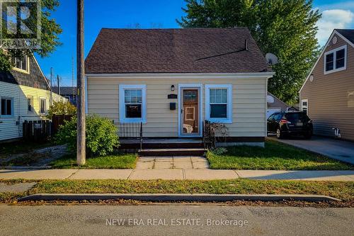 54 EIGHTH AVENUE  Brantford, ON N3S 1C3