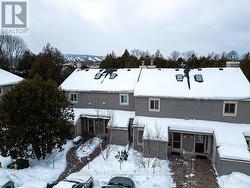 Well-maintained property with well-managed condo - 