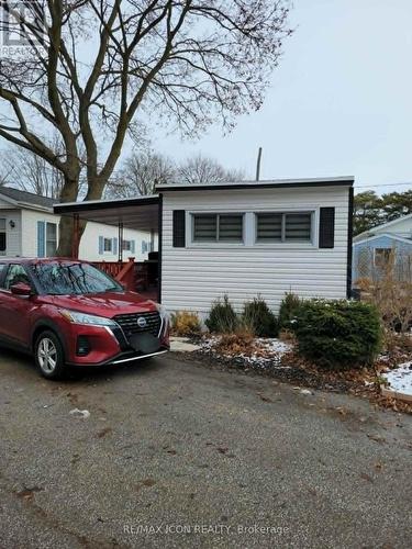 13 - 1940 LONDON LINE  Sarnia, ON N7V 1B5