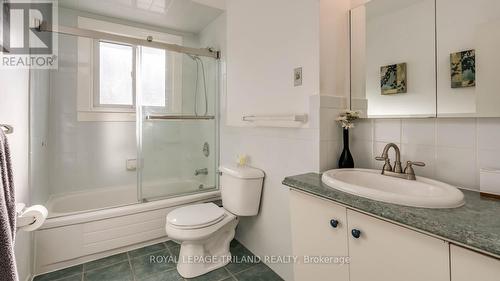 7 Briarhill Place, London East (East A), ON - Indoor Photo Showing Bathroom