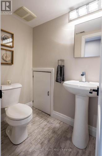 7 Briarhill Place, London East (East A), ON - Indoor Photo Showing Bathroom