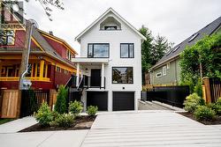 1 1816 E 3RD AVENUE  Vancouver, BC V5N 1H2