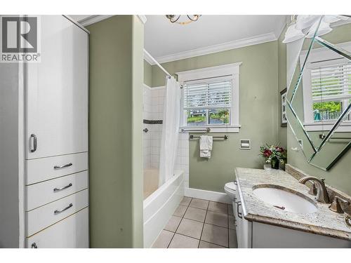 141 Connaught Road, Kamloops, BC - Indoor Photo Showing Bathroom