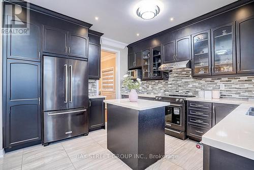 699 Baker Hill Boulevard, Whitchurch-Stouffville, ON - Indoor Photo Showing Kitchen With Upgraded Kitchen