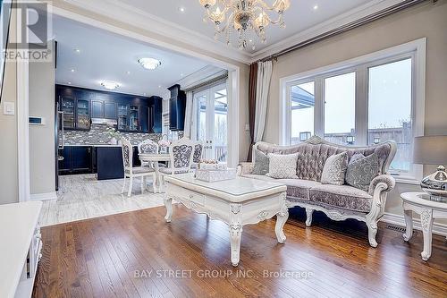 699 Baker Hill Boulevard, Whitchurch-Stouffville, ON - Indoor Photo Showing Living Room