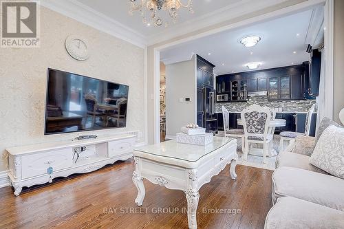 699 Baker Hill Boulevard, Whitchurch-Stouffville, ON - Indoor Photo Showing Living Room