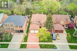 1126 BERKSHIRE COURT  Oakville, ON L6M 2L6