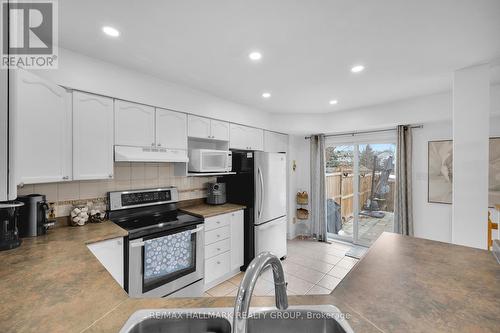 142 Inverkip Avenue, Ottawa, ON - Indoor Photo Showing Kitchen