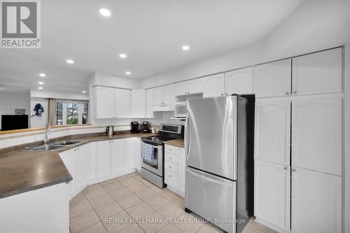 142 Inverkip Avenue, Ottawa, ON - Indoor Photo Showing Kitchen With Double Sink