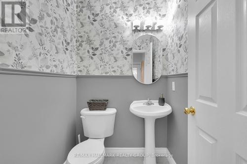 142 Inverkip Avenue, Ottawa, ON - Indoor Photo Showing Bathroom