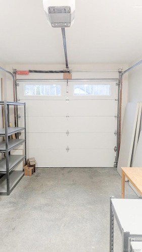 5607 Capstone Pl, Duncan, BC - Indoor Photo Showing Garage