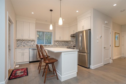 5607 Capstone Pl, Duncan, BC - Indoor Photo Showing Kitchen With Upgraded Kitchen