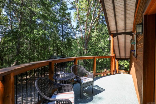 1100 Keith Rd, Qualicum Beach, BC 