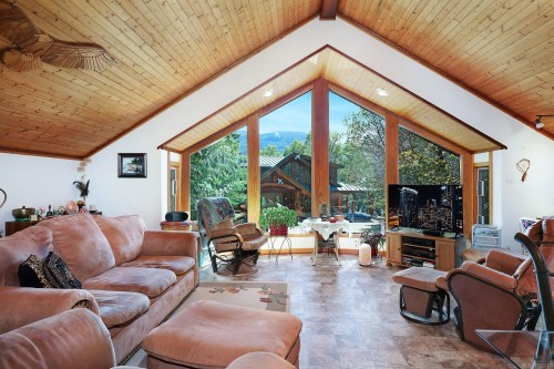 1100 Keith Rd, Qualicum Beach, BC 