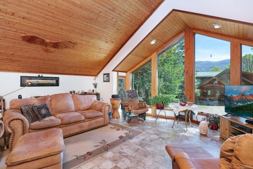 1100 Keith Rd, Qualicum Beach, BC 