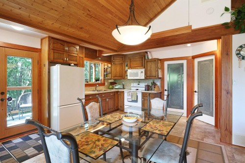 1100 Keith Rd, Qualicum Beach, BC 