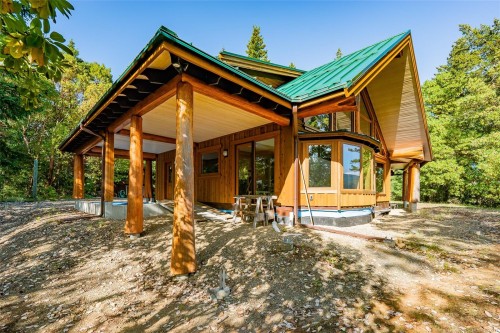 1100 Keith Rd, Qualicum Beach, BC 