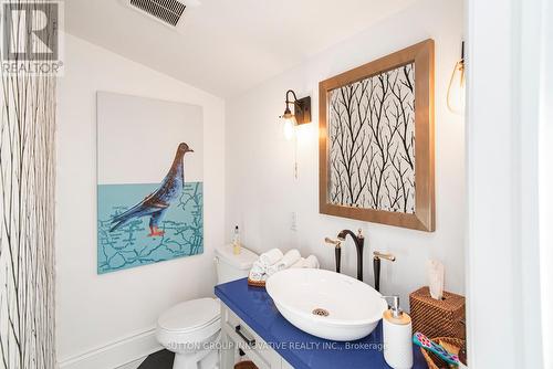 170 Haddon Avenue N, Hamilton, ON - Indoor Photo Showing Bathroom