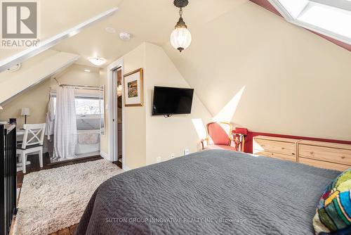 170 Haddon Avenue N, Hamilton, ON - Indoor Photo Showing Bedroom