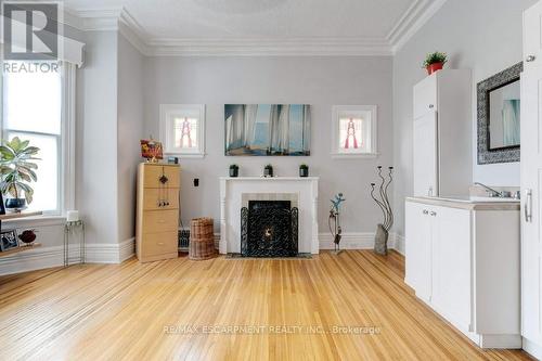 7 Homewood Avenue, Hamilton, ON - Indoor With Fireplace