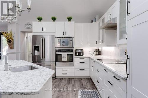 7 Homewood Avenue, Hamilton, ON - Indoor Photo Showing Kitchen With Upgraded Kitchen