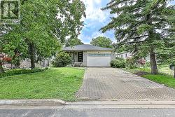 168 RUGGLES AVENUE  Richmond Hill, ON L4C 1Y4